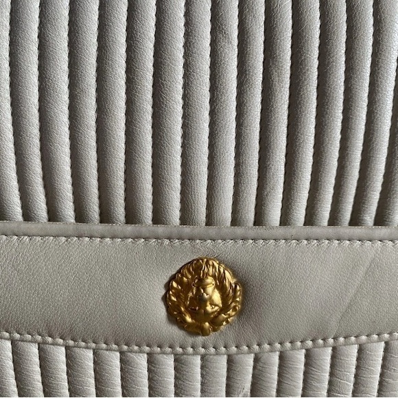 Anne Klein White Quilted Shoulder Bag with Gold Chain - Picture 4 of 7